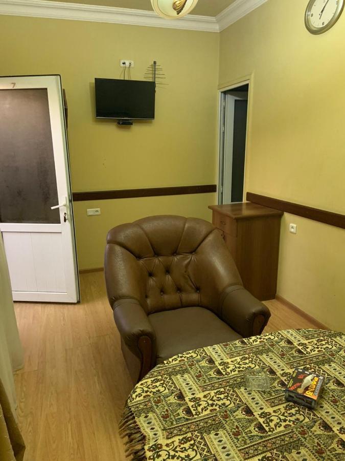 Tnak Hotel Єреван Екстер'єр фото