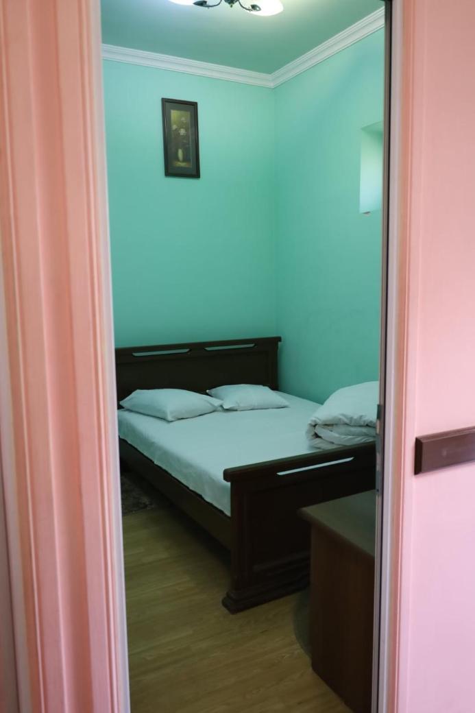 Tnak Hotel Єреван Екстер'єр фото